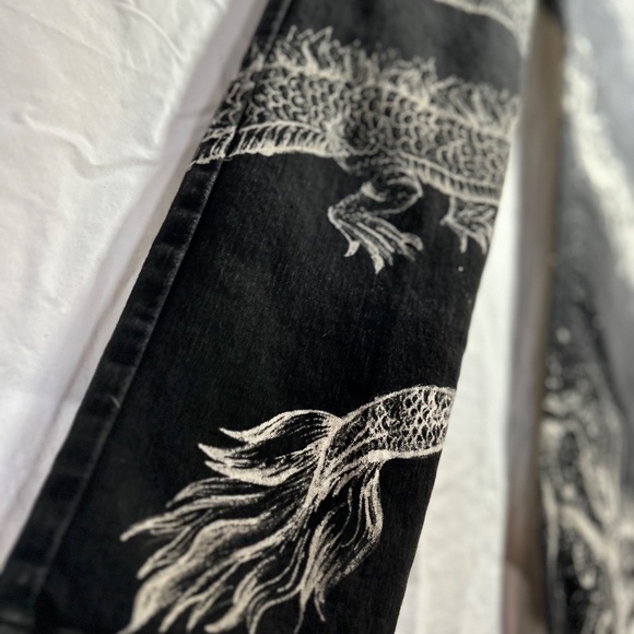 Hand-Painted Dragon Jeans - Picture 4 of 9